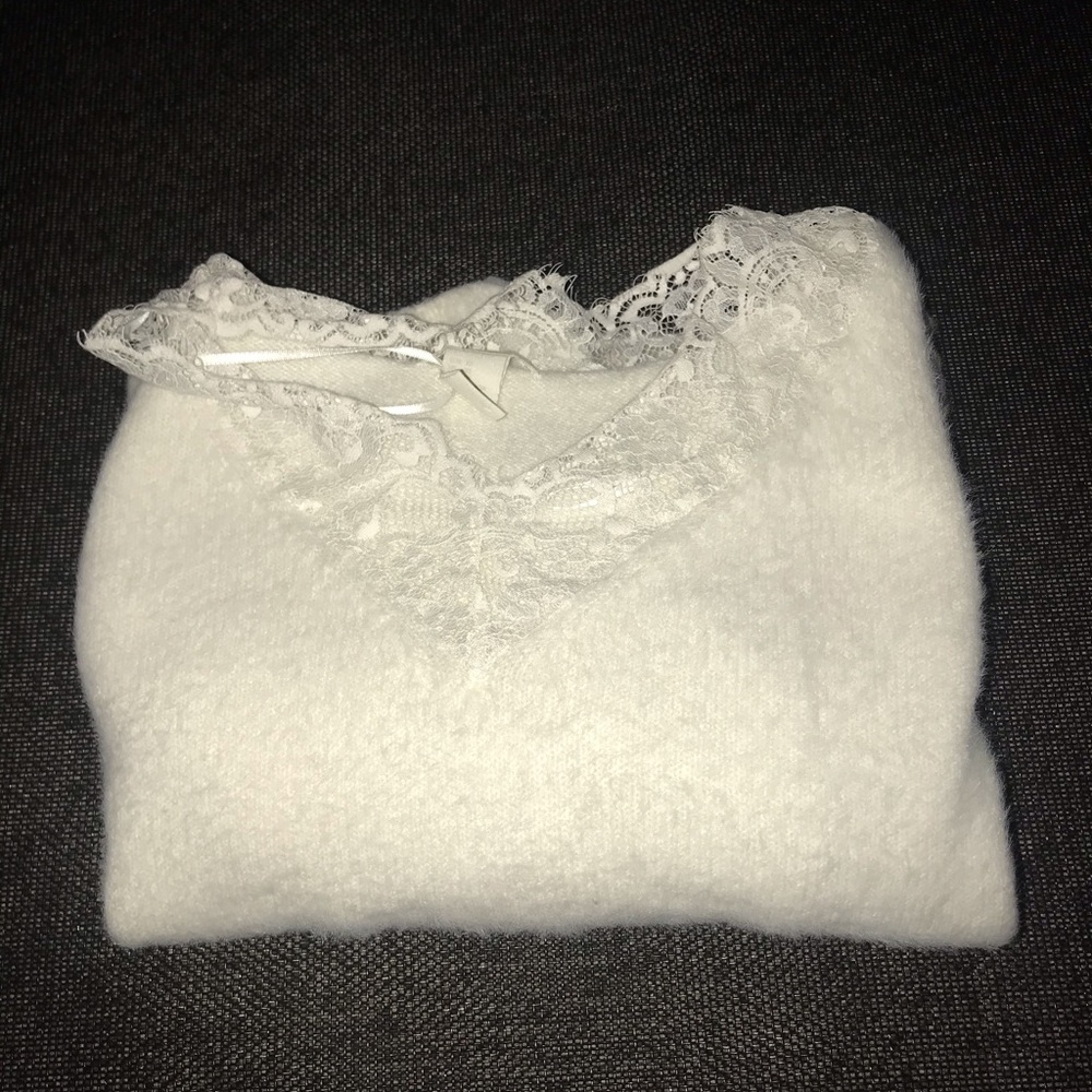 White H&M Sweater